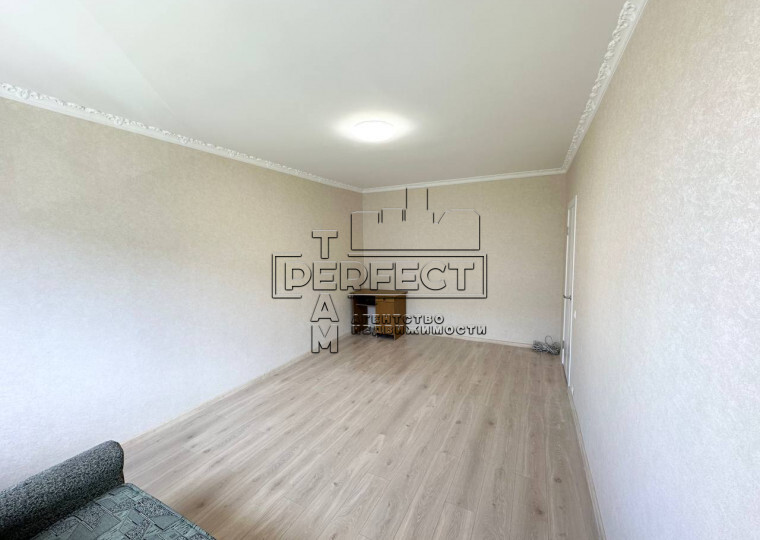 Продаж 1-кімнатної квартири 37 м², Оболонський просп., 25