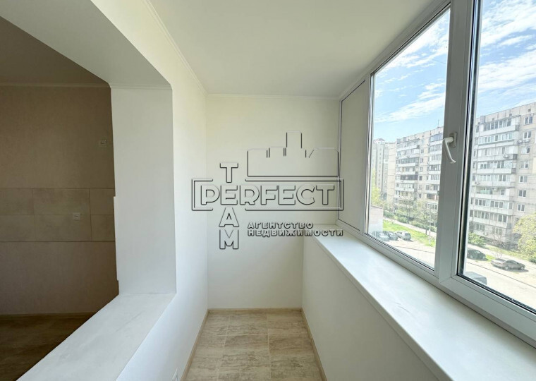 Продаж 1-кімнатної квартири 37 м², Оболонський просп., 25