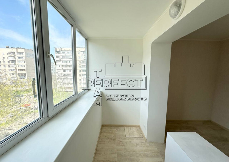 Продаж 1-кімнатної квартири 37 м², Оболонський просп., 25