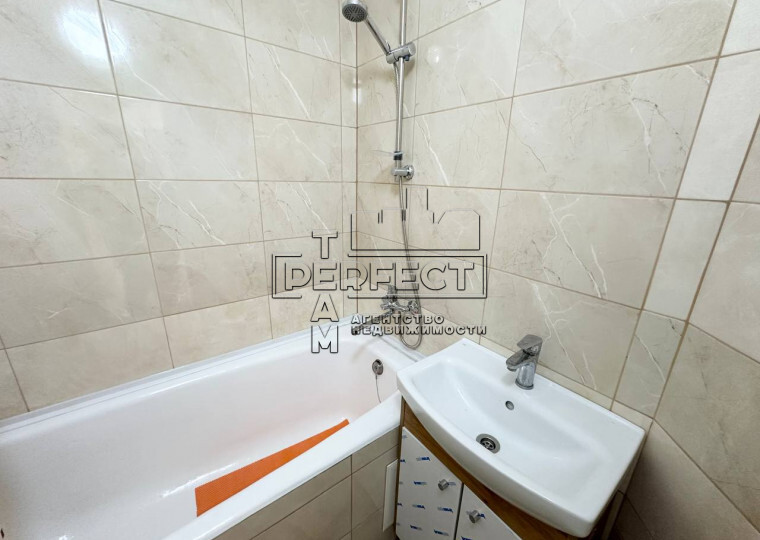 Продаж 1-кімнатної квартири 37 м², Оболонський просп., 25