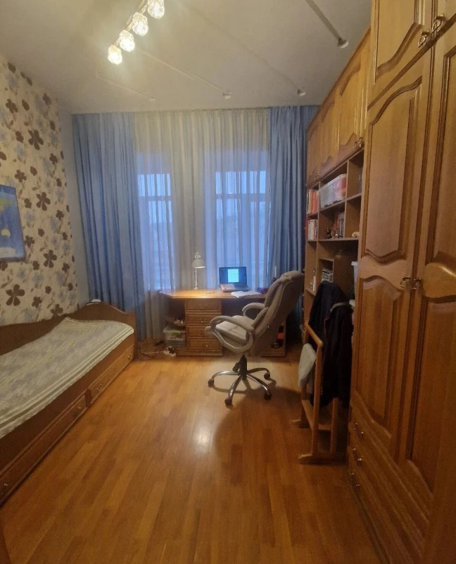 Продаж 3-кімнатної квартири 103 м²