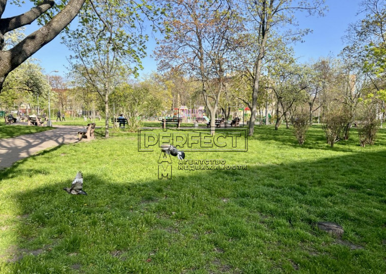 Продаж 2-кімнатної квартири 40 м², Тампере вул., 8Б