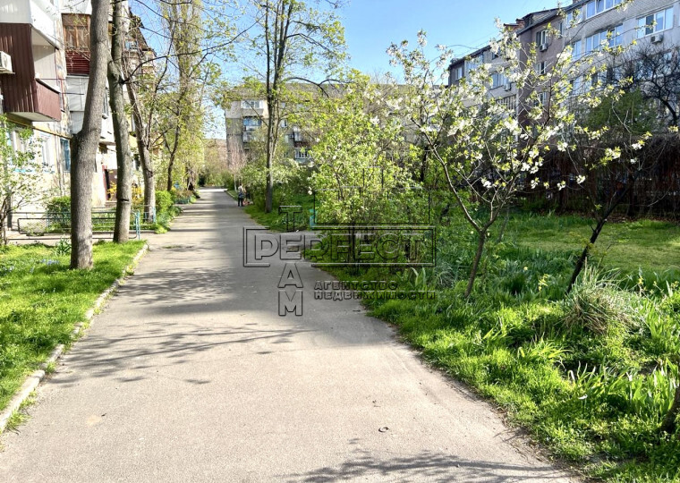 Продаж 2-кімнатної квартири 40 м², Тампере вул., 8Б