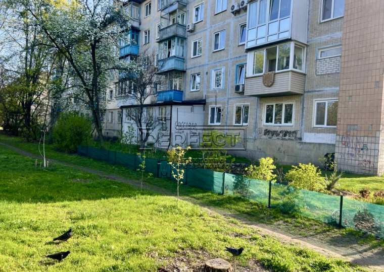 Продаж 2-кімнатної квартири 40 м², Тампере вул., 8Б