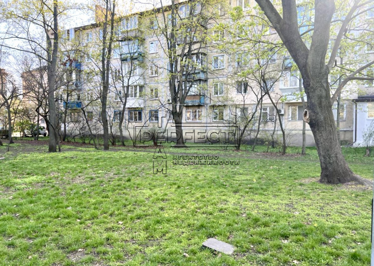 Продаж 2-кімнатної квартири 40 м², Тампере вул., 8Б
