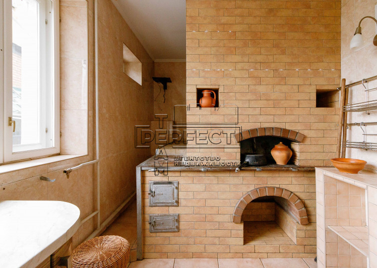 Продаж 5-кімнатної квартири 356 м², Богдана Хмельницького вул., 86