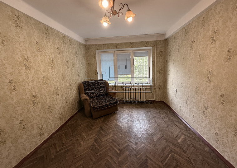 Продаж 1-кімнатної квартири 34 м², Юності вул., 4