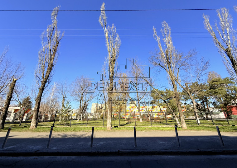 Продаж 1-кімнатної квартири 34 м², Юності вул., 4
