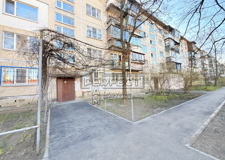 Продаж 1-кімнатної квартири 34 м², Юності вул., 4