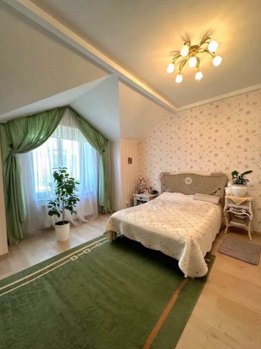 Оренда будинку 200 м², Зої Космодем'янської вул.