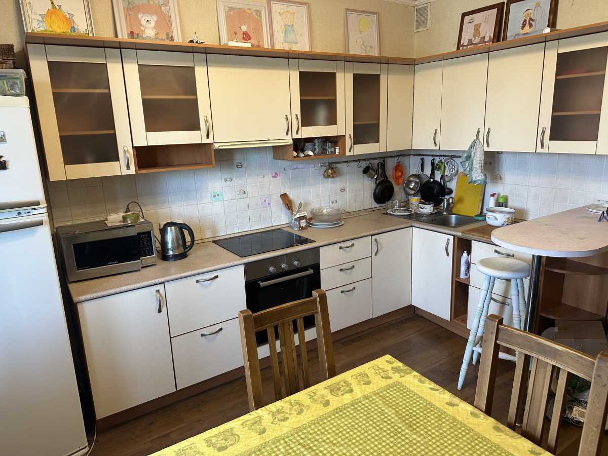 Аренда 3-комнатной квартиры 95 м², Саперно-Слободская ул., 8