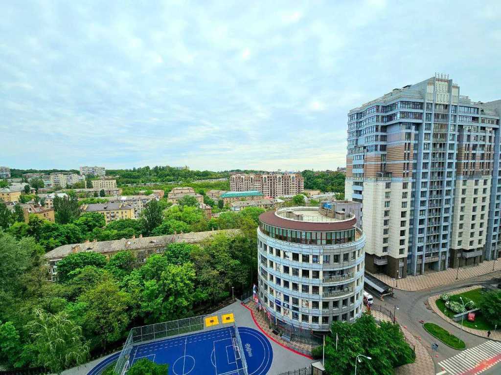 Продажа 3-комнатной квартиры 89 м², Михаила Драгомирова ул., 2