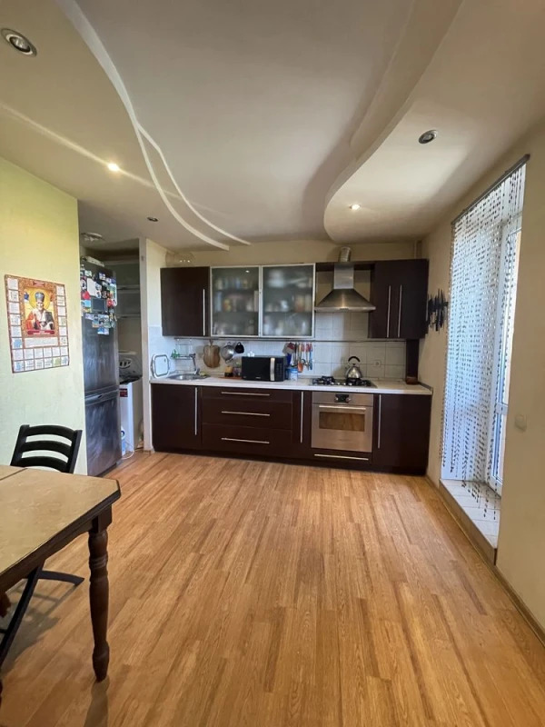 Продажа 4-комнатной квартиры 76 м²