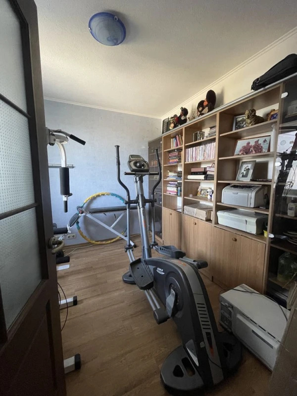 Продажа 4-комнатной квартиры 76 м²