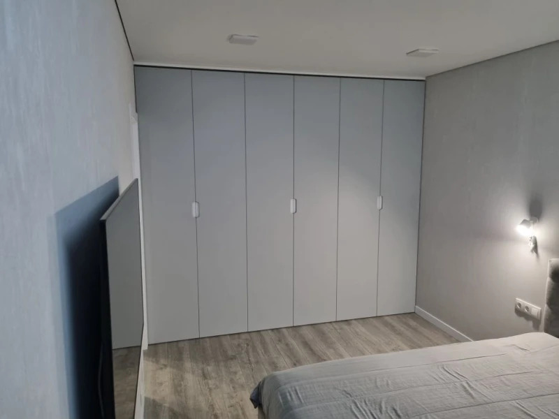 Продаж 1-кімнатної квартири 64 м²