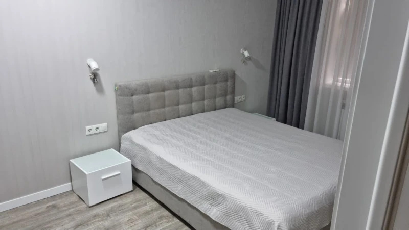 Продаж 1-кімнатної квартири 64 м²
