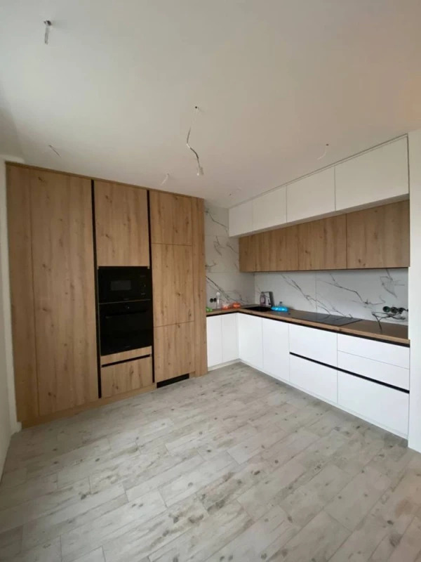 Продажа 1-комнатной квартиры 66 м²