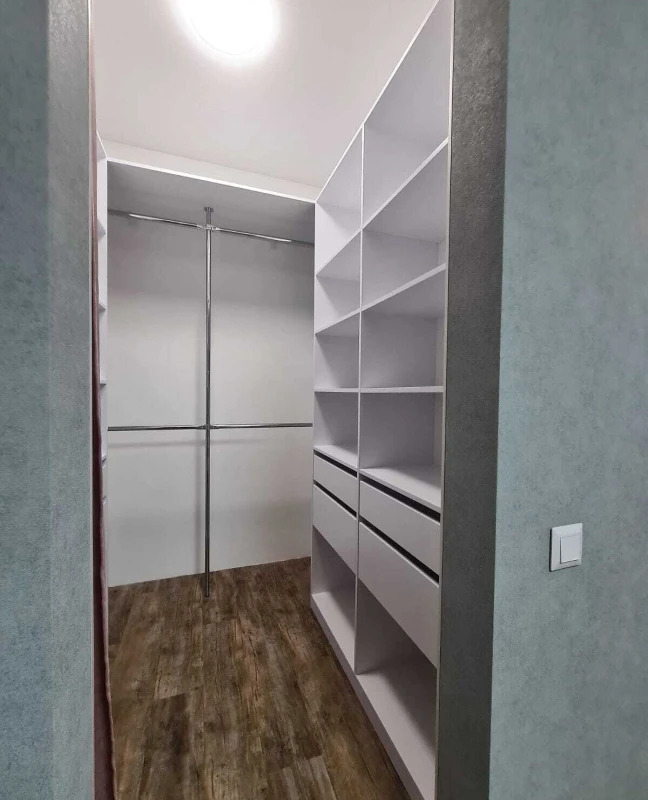 Продаж 2-кімнатної квартири 57 м²