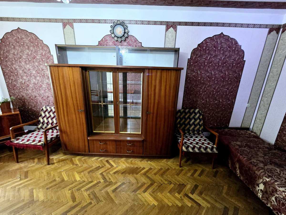 Продажа 3-комнатной квартиры 64 м², Гагарина просп., 84А