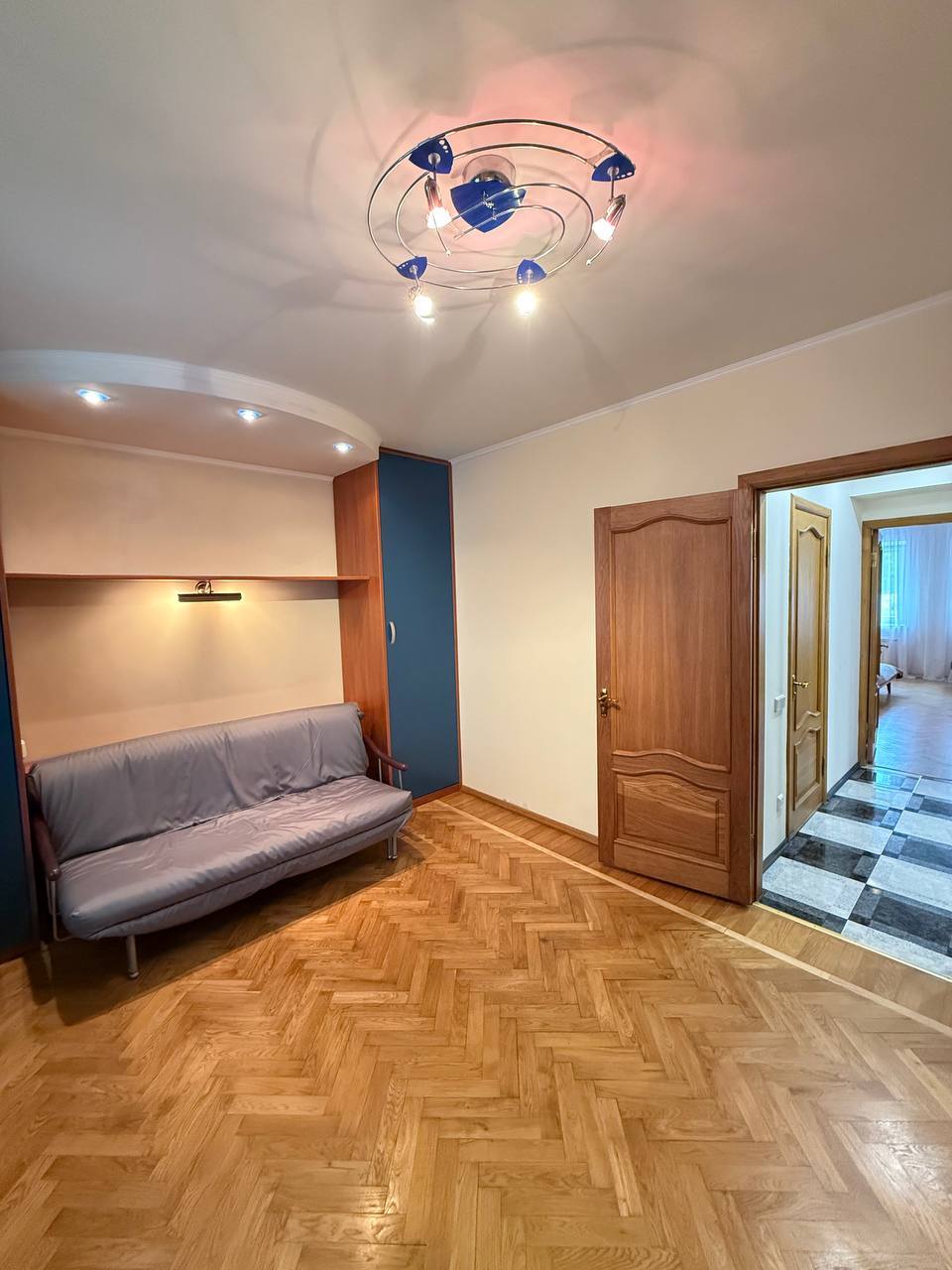 Оренда 3-кімнатної квартири 110 м², Ливарна вул.