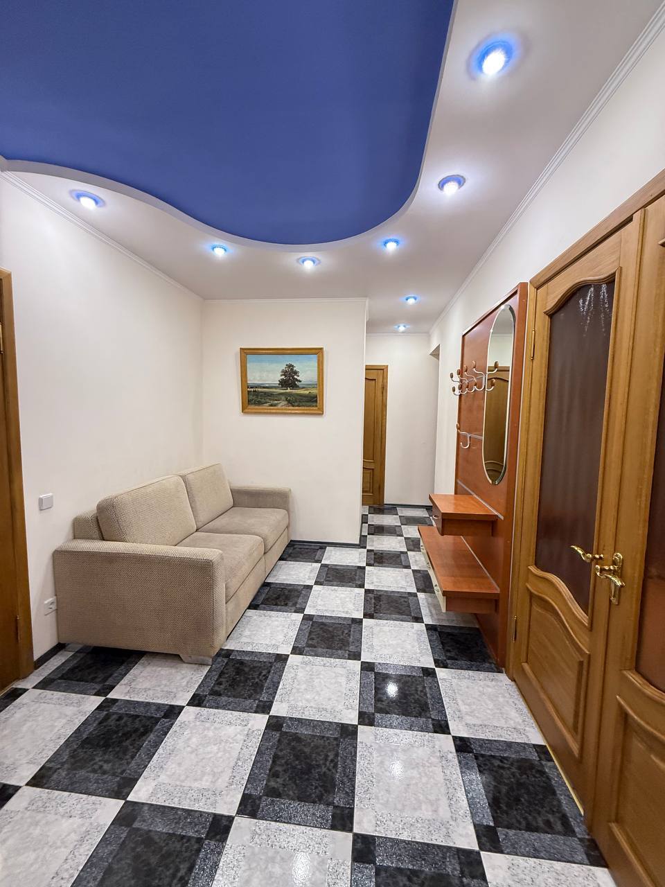 Оренда 3-кімнатної квартири 110 м², Ливарна вул.