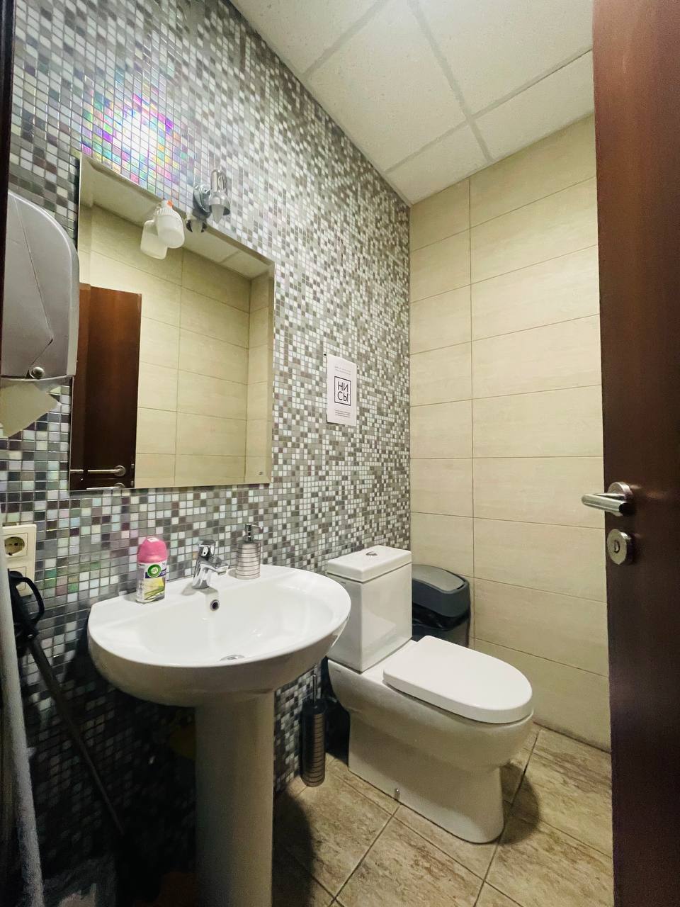 Оренда офісу 250 м², Дмитрія Яворницького просп.