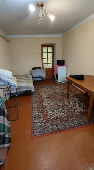 Продаж 2-кімнатної квартири 55.7 м², Першотравнева вул.
