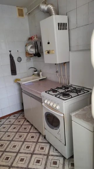 Продаж 2-кімнатної квартири 55.7 м², Першотравнева вул.