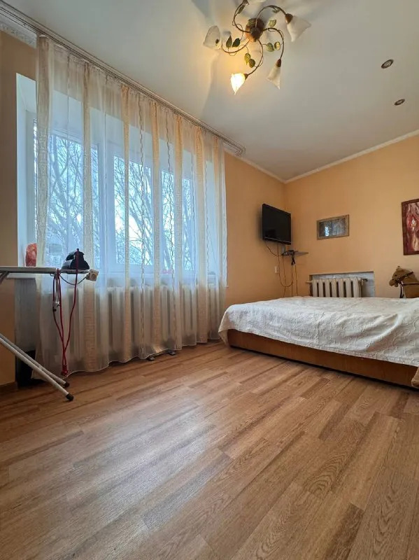 Продажа 2-комнатной квартиры 46 м², Александра Поля просп., 50А