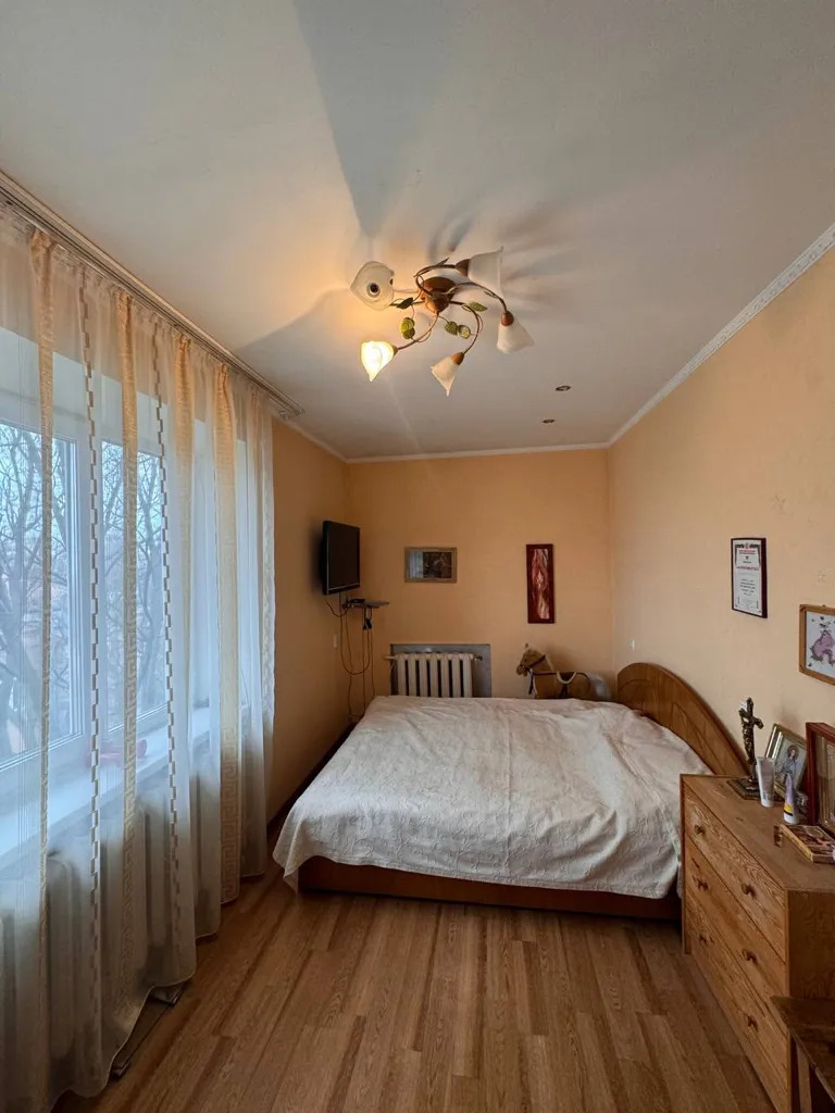 Продажа 2-комнатной квартиры 46 м², Александра Поля просп., 50А
