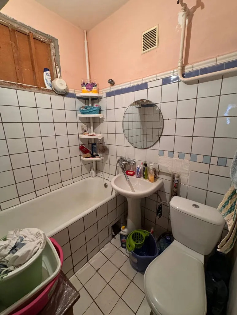 Продажа 2-комнатной квартиры 46 м², Александра Поля просп., 50А