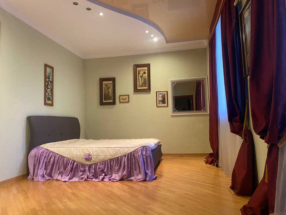 Оренда 3-кімнатної квартири 180 м², Павлівська вул., 26/41