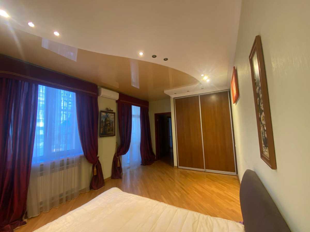 Оренда 3-кімнатної квартири 180 м², Павлівська вул., 26/41