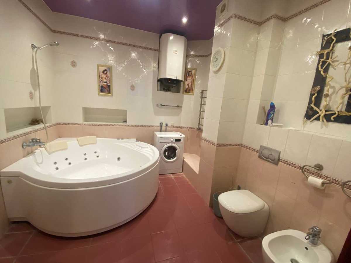 Оренда 3-кімнатної квартири 180 м², Павлівська вул., 26/41