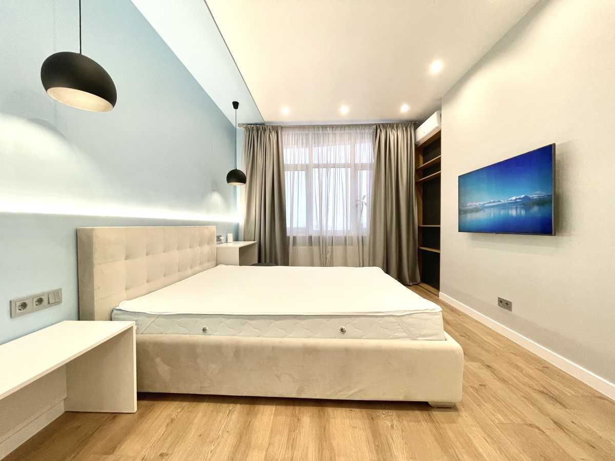 Аренда 3-комнатной квартиры 100 м², Глубочицкая ул., 32Б
