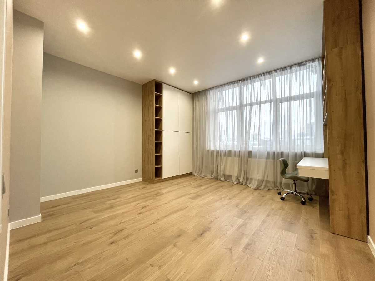 Аренда 3-комнатной квартиры 100 м², Глубочицкая ул., 32Б