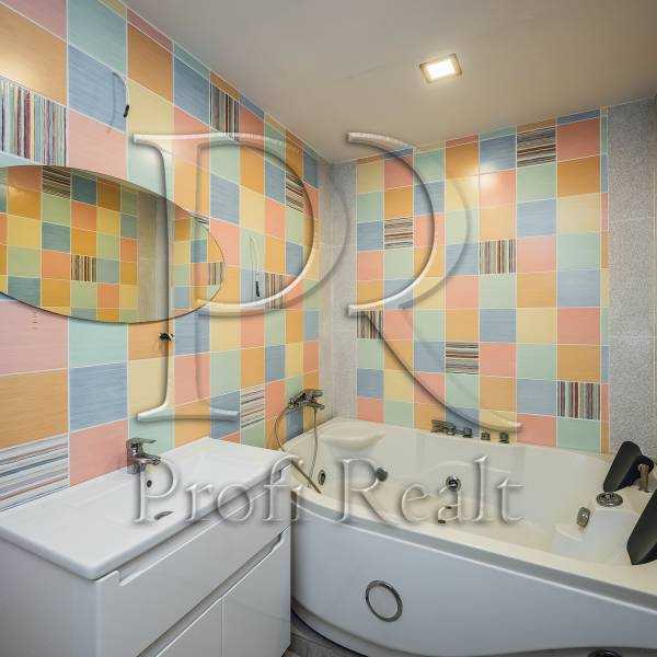 Продажа 2-комнатной квартиры 73 м², Тепличная ул., 38