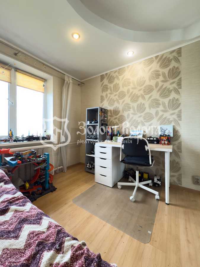 Продаж 2-кімнатної квартири 46 м², Автозаводська вул., 25