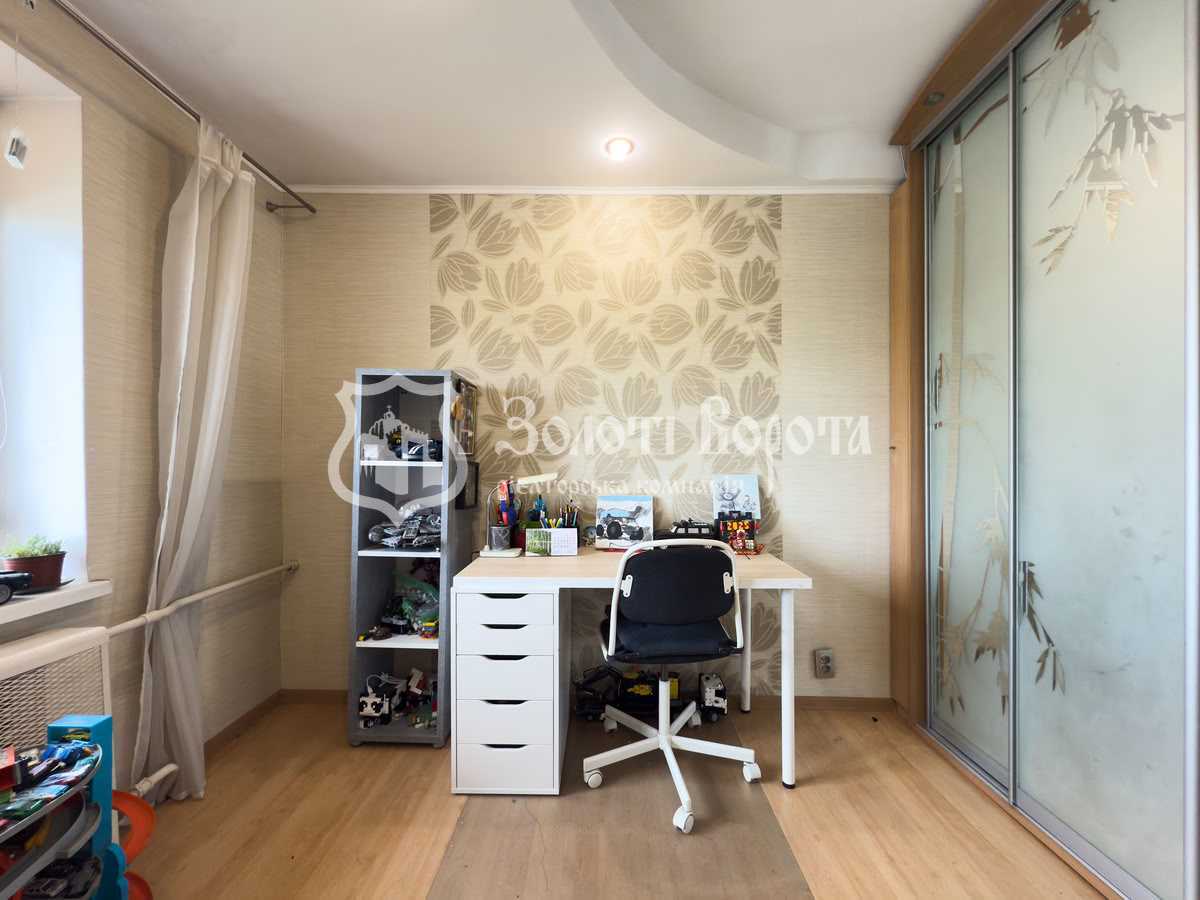 Продаж 2-кімнатної квартири 46 м², Автозаводська вул., 25