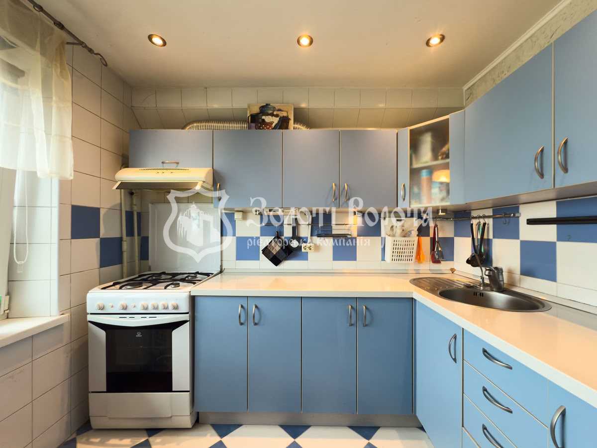 Продаж 2-кімнатної квартири 46 м², Автозаводська вул., 25