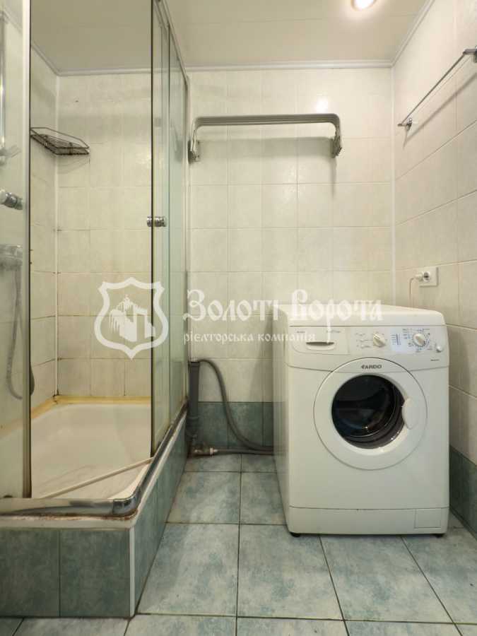 Продаж 2-кімнатної квартири 46 м², Автозаводська вул., 25