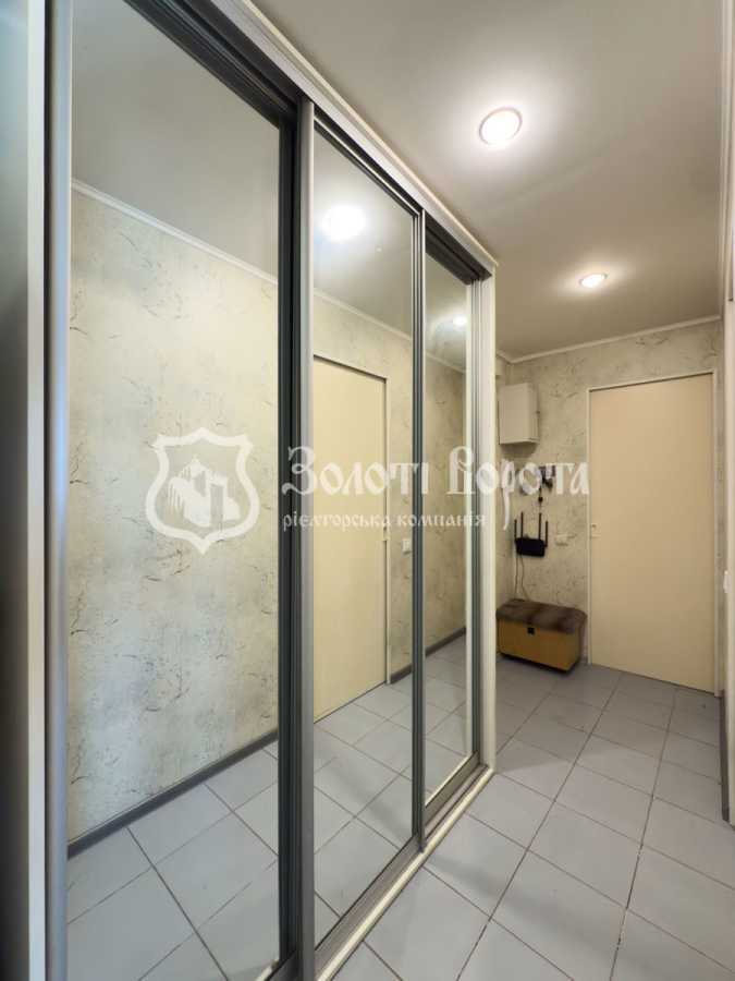 Продаж 2-кімнатної квартири 46 м², Автозаводська вул., 25