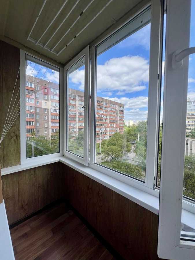 Продаж 3-кімнатної квартири 70 м², Головатого вул., 4