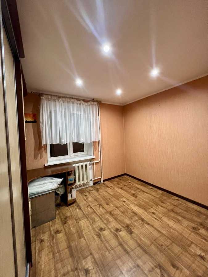 Продаж 3-кімнатної квартири 70 м², Головатого вул., 4