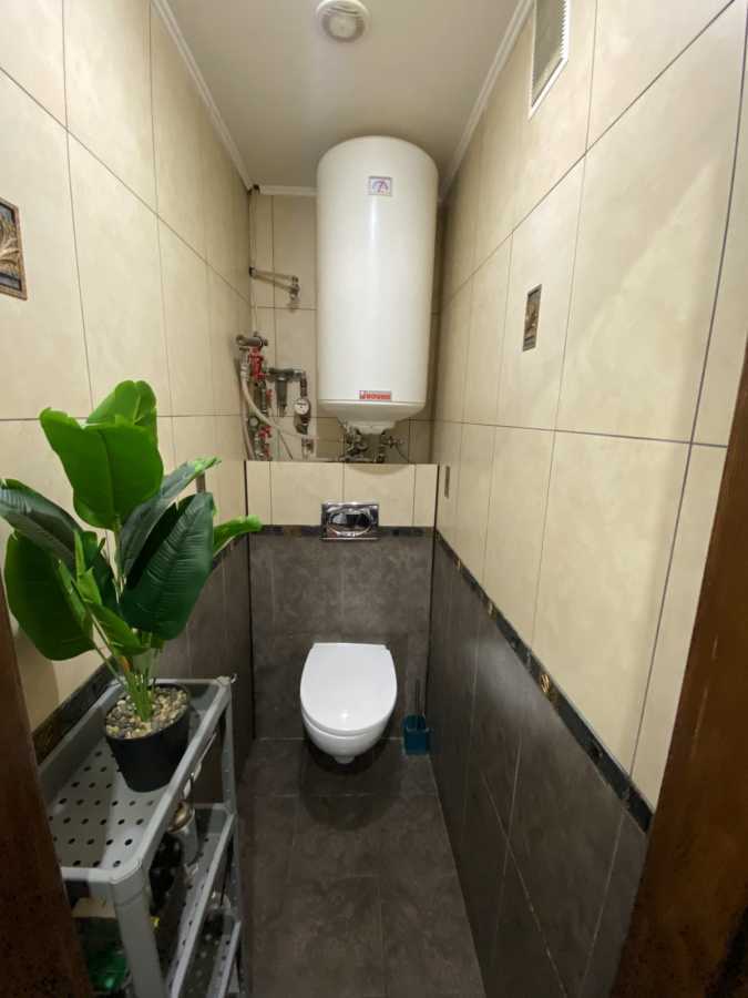 Продаж 3-кімнатної квартири 70 м², Головатого вул., 4