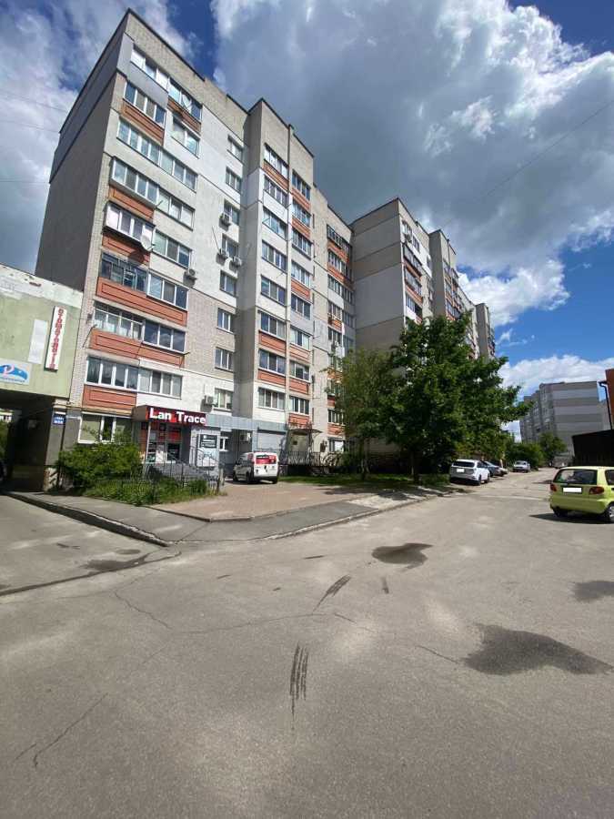 Продаж 3-кімнатної квартири 70 м², Головатого вул., 4