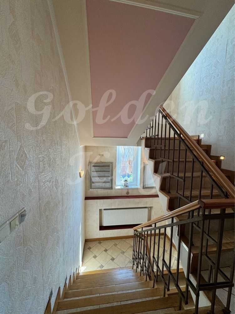 Продаж котеджу 406 м², 65-а Садова вул.
