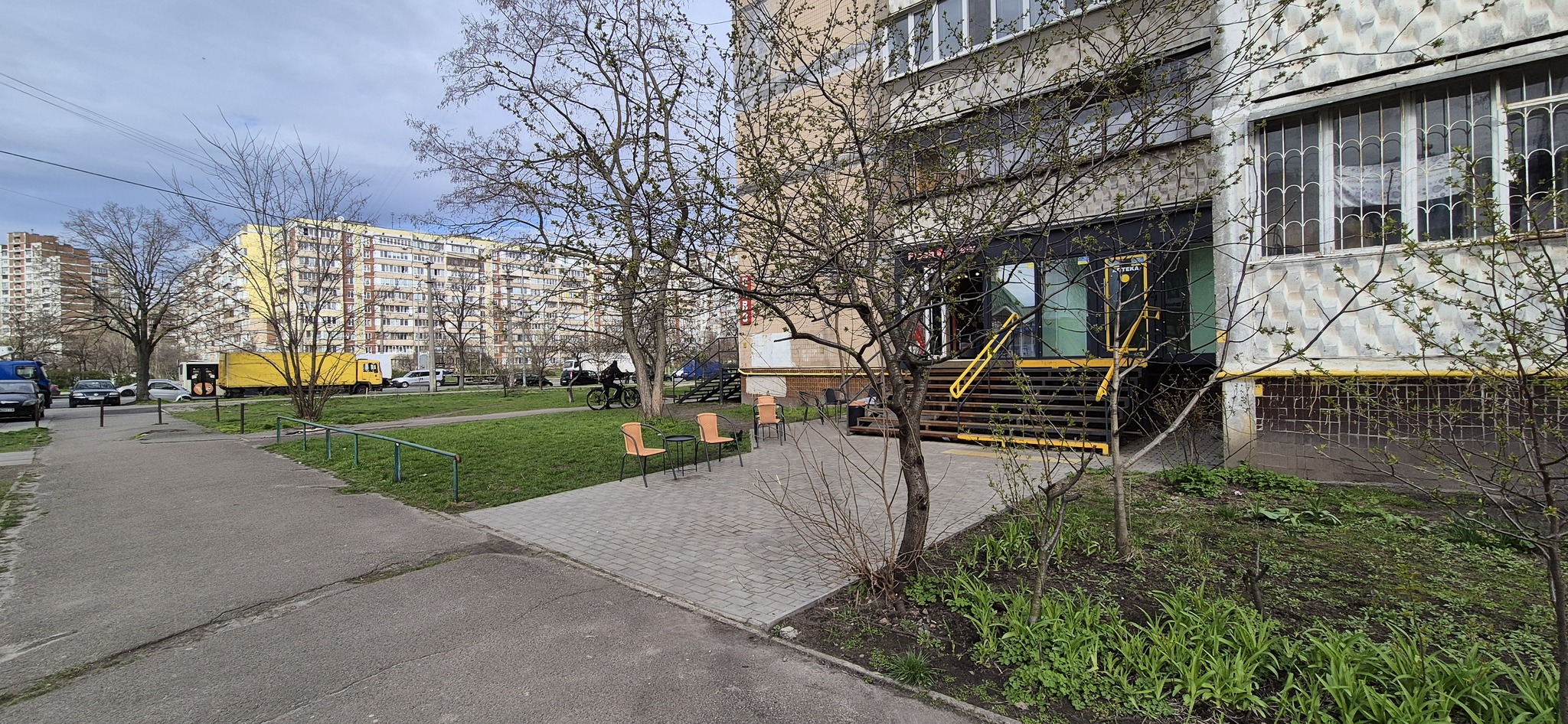 Аренда помещения свободного назначения 62.5 м², Сержа Лифаря ул., 1