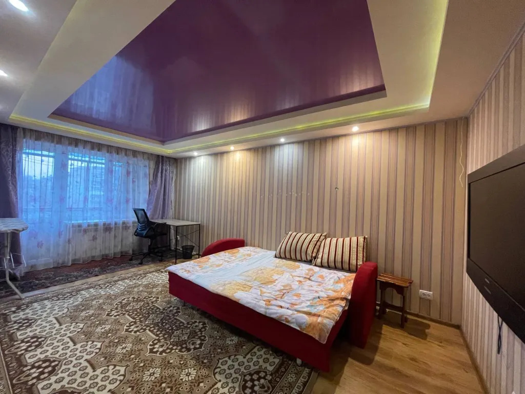 Оренда 2-кімнатної квартири 48 м², Будівельників вул., 20