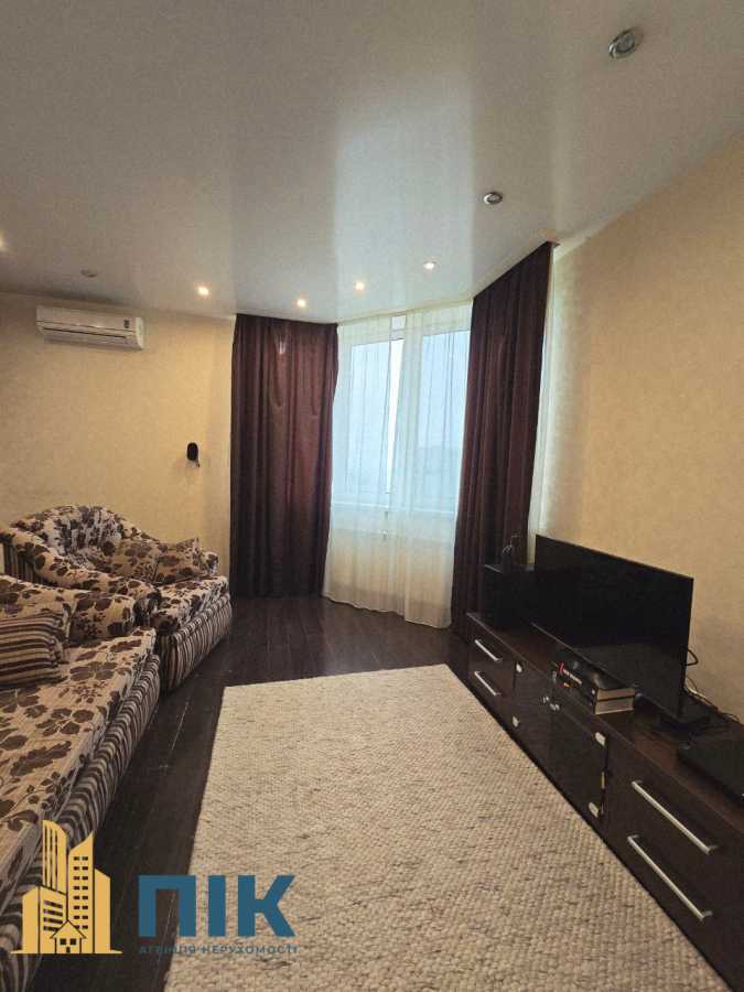 Продаж 2-кімнатної квартири 67 м², Василя Касіяна вул., 2/1